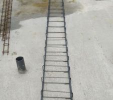 La très courte armature du porte à faux de garage est enfin là...