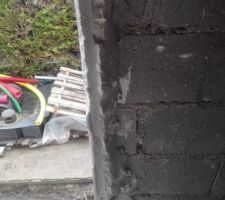 Fermeture acc&egrave;s pignon et cr&eacute;ation escalier b&eacute;ton