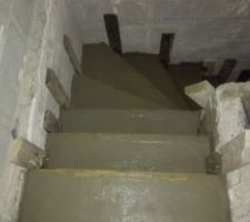 Fermeture acc&egrave;s pignon et cr&eacute;ation escalier b&eacute;ton