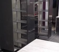 Enfin fini !!!
Notre cuisine...
L'armoire à pharmacie pour un max de rangements.