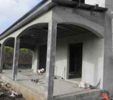 Varangue : préparation pour le faux plafond poteaux à lisser