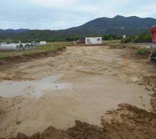 Les travaux avancent bien malgr&eacute; le mauvais temps, pose des buses et r&eacute;seaux