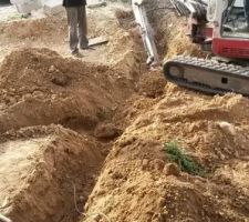 Remise à niveau de la terre autour de la maison