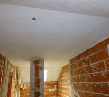 Perçage de trous pour spots led à l'étage
