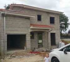 Gouttières, tuiles et Velux posés
