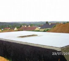 Goudron mis autour du sous sol