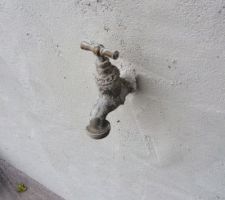 Alors là c'est l'une des perles des "ouvriers" ! Ces champions ont quasiment Scellé notre robinet extérieur. Je ne sais si je dois rire ou pleurer....