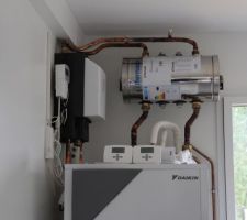 Pompe à chaleur DAIKIN ALTHERMA BI-BLOC double service, unité intérieure