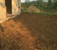 Remblais derrière la maison