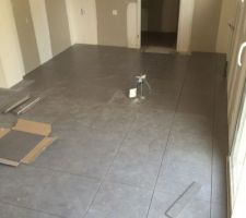 Carrelage rdc, salle de bain et wc terminé ce jour !!!