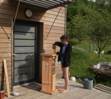 Après la maison, j'attaque une ruche Kényane, virus de la construction quant tu nous tiens.