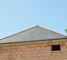 09/06/2016 - Pose des tuiles Rully terminée façade Nord