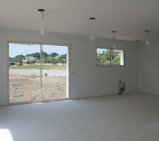 Peinture : murs et plafond termin&eacute;s