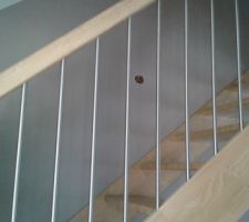 Le jeune plaquiste a fais une petite erreur d emplacement de l applique.