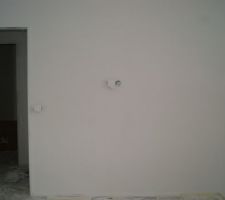 Notre chambre avec le pan blanc fini.
