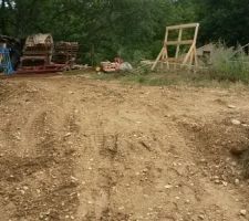 Remise a niveau de la terre autour de la maison