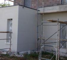 Début de l'enduit façade est
