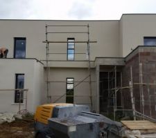 Suite de la mise en beauté de la façade avant