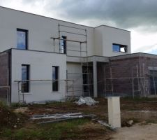 Suite de la mise en beauté de la façade avant