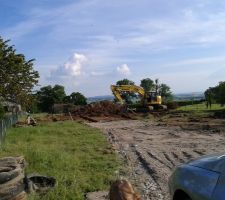Terrassement vu de l entrée du terrain