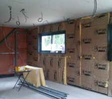 Cuisine en cours isolation, plafonds finis