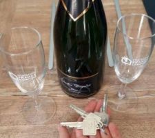 Remise des clés le 17/06/2016
Champagne et coupes en cadeau par MFC