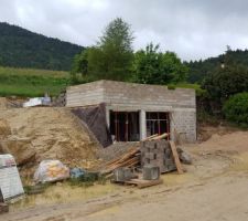 Mont&eacute; du mur du 1er etage.