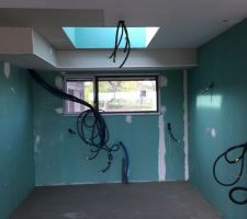 Ouverture au plafond donnant sur terrasse au dessus