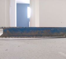 La chappe à l'étage n'est pas droite, mais l'isolant qui sera sous le parquet pourra t'il récupérer ce défaut?