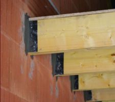 La rochelle dans le garage.