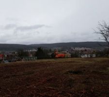 Chantier de préparation du lotissement.
Vue depuis notre terrain.