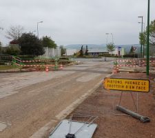 Chantier de préparation du lotissement.
Raccordement électrique et nouveau transformateur.
