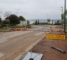 Chantier de préparation du lotissement.
Raccordement électrique et nouveau transformateur.