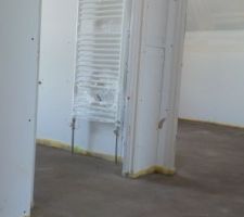 Chape &eacute;tage termin&eacute;e. En cours sur chauffage au sol au RDC.