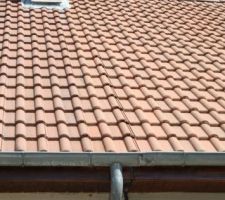 Vue face avant du garage avec decalage des tuiles d&ucirc; a l'affaissement