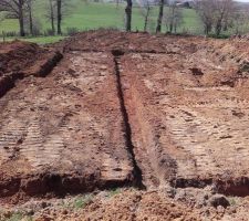 Terrassement terminé, avec un décalage d'un mètre du point 0, donc des conséquences sur l'étape suivante !