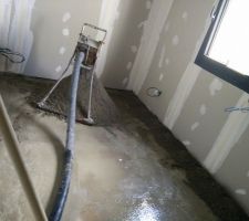 Début de la Chape de l'étage !!!