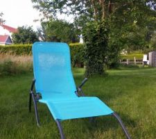 Chaise longue à bascule, trop confortable pour profiter du soleil ! :-)