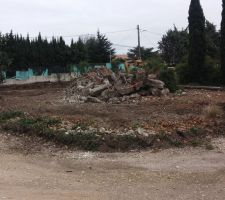 Destruction pool-house