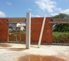 La fenêtre oubliée de la cuisine a été rajoutée.