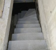 Décoffrage de l'escalier du garage