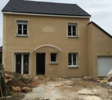 Enduit qui devrait s'éclaircir avec le séchage