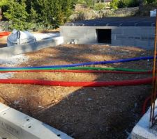 Gaines en attente, côté garage