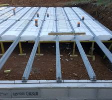 Pose du plancher en cours