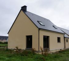 Enduit terminé le 29/06/16. Photo du jour prise sous la pluie enduit frais.