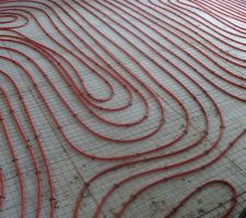 En attente pour la pose de la chape du rdc