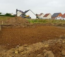 Le 15/06/2015 après plusieurs mois de démarches administratives, le terrassement des fondations débute enfin