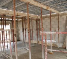 Apr&egrave;s avoir coul&eacute; la dalle de l'&eacute;tage.