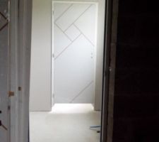 Entrée par le garage, vu du cellier