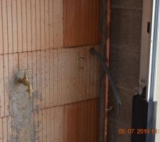 Chape, plomberie et placo terminés. Dernières finitions électriques et cie.
Garage, ça faisait longtemps!